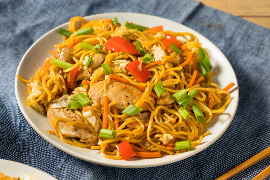 Yakissoba de frango - Receita fácil muito gostosa