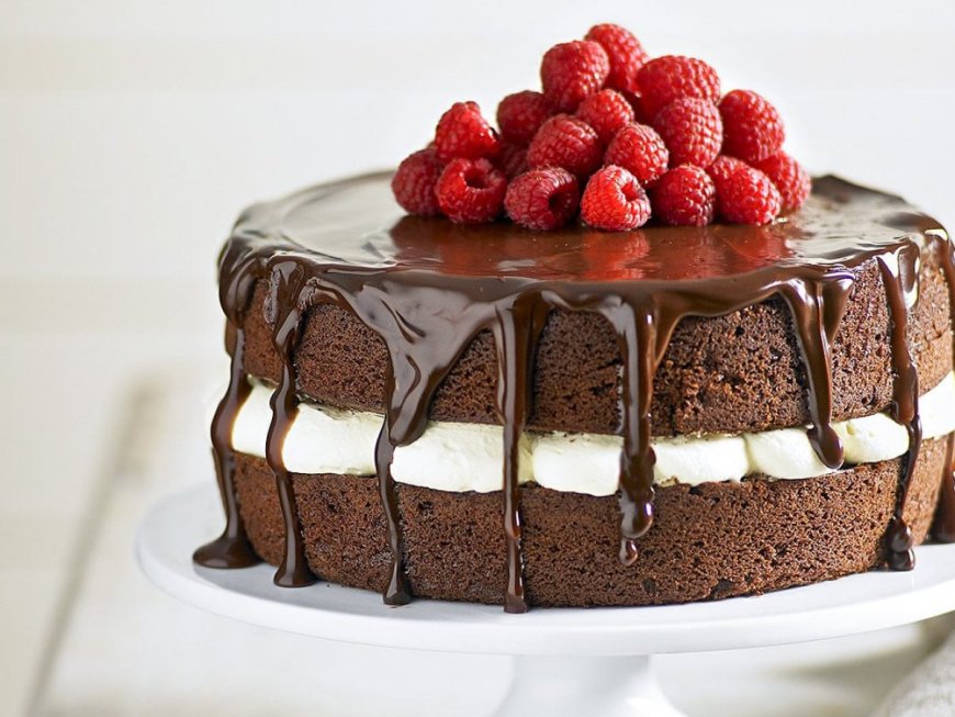 Receita de bolo de chocolate com recheio de Nutella e cobertura de Ganache