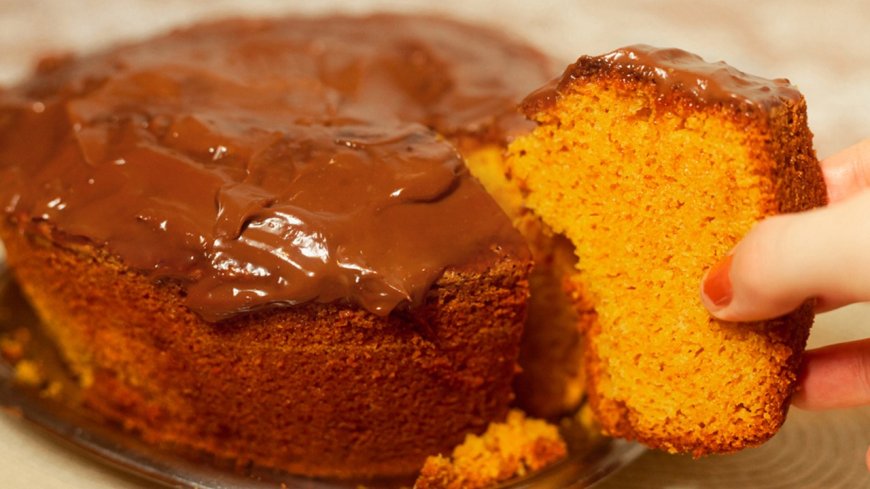 Bolo de Cenoura Fofinho com Cobertura de Chocolate